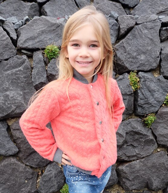 Dehnbarer Strickstoff mit Zopfmuster, Ecru – Bild 9