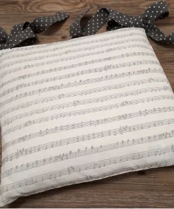 Kissenhülle Heimtextilien Landhaus Premium KLARA Notenzeilen Bindebänder 40×40 cm