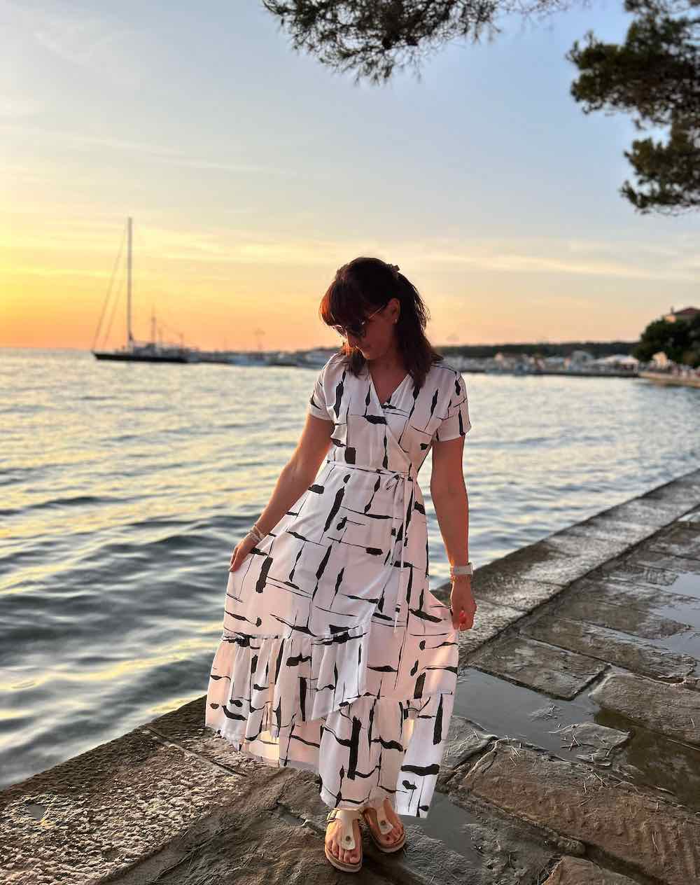 Viskose, grafische Musterung Weiß Schwarz – Bild 4