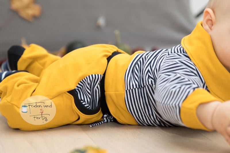 Jersey, schmale Streifen Schwarz / Weiß – Bild 7