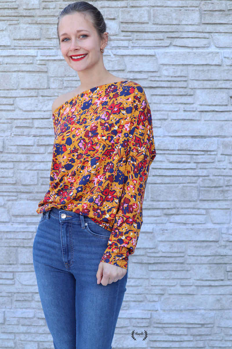 Viskosejersey, Blumenmusterung Blau / Rot auf Gelb – Bild 4